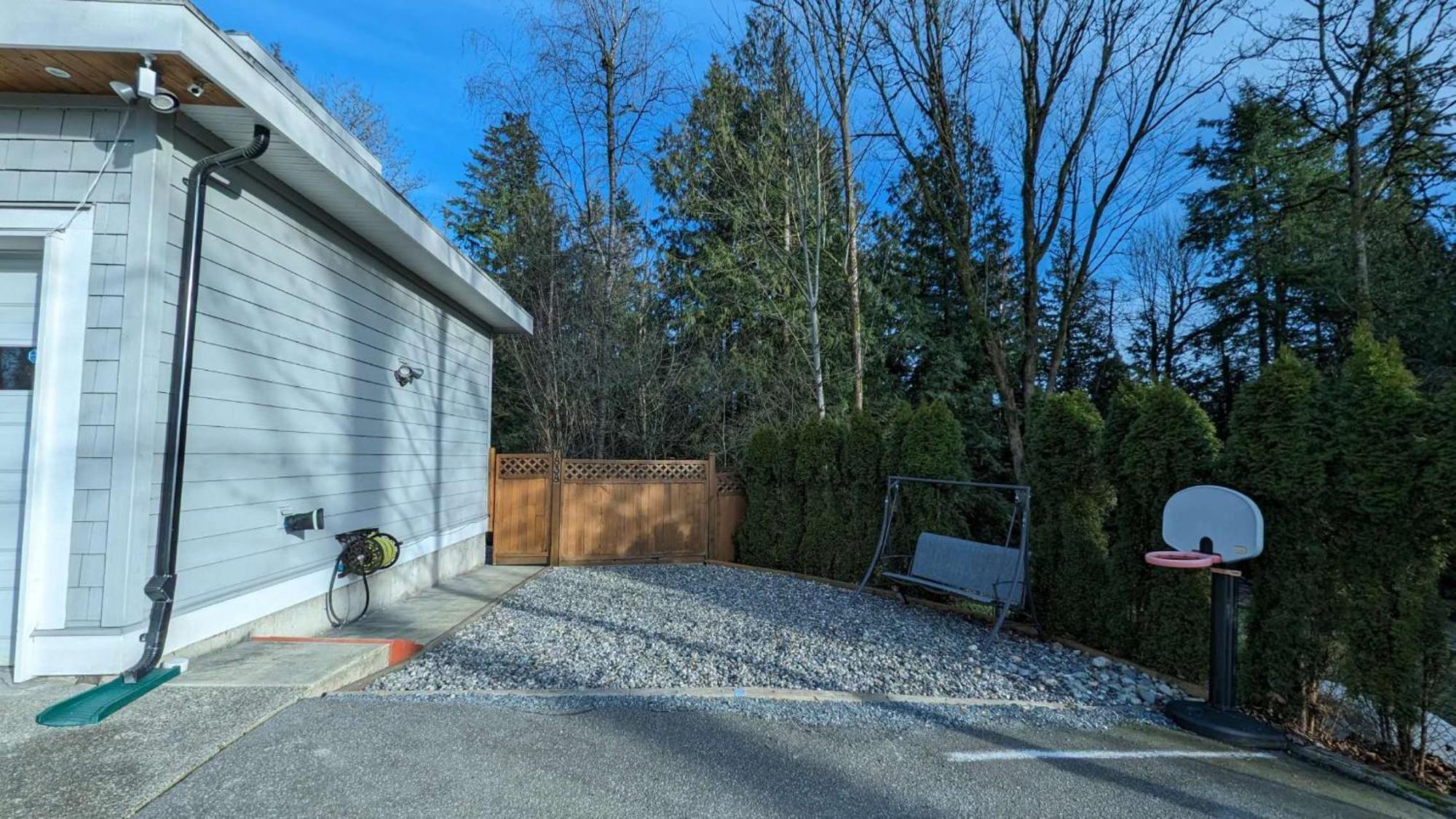 Entire Forest Home Near Nature & Amenities Surrey Exterior photo